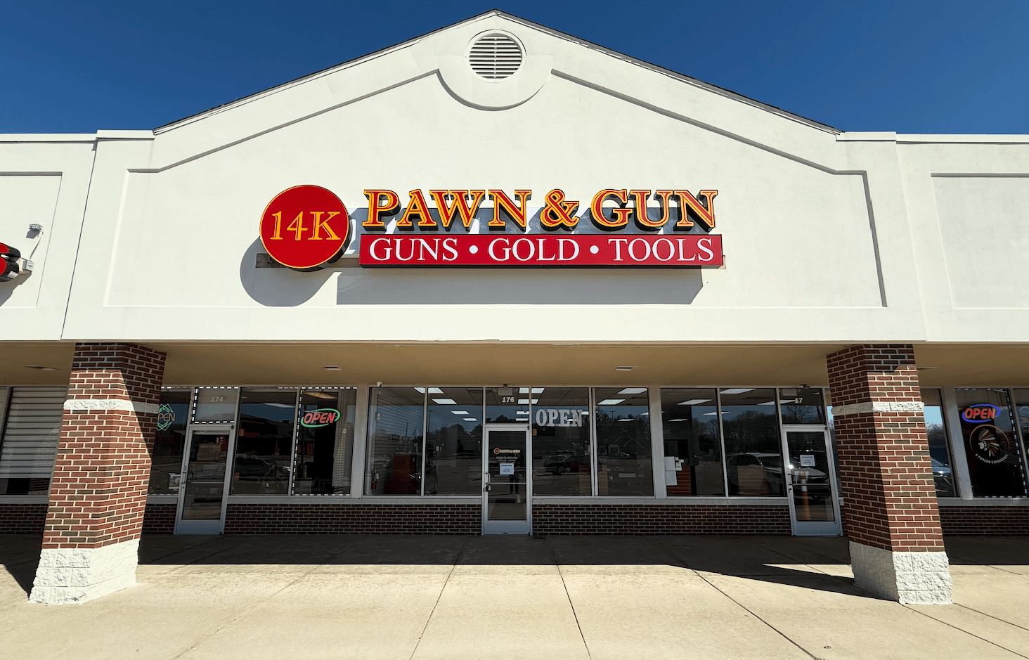 14K Pawn & Gun Oxford Store Front